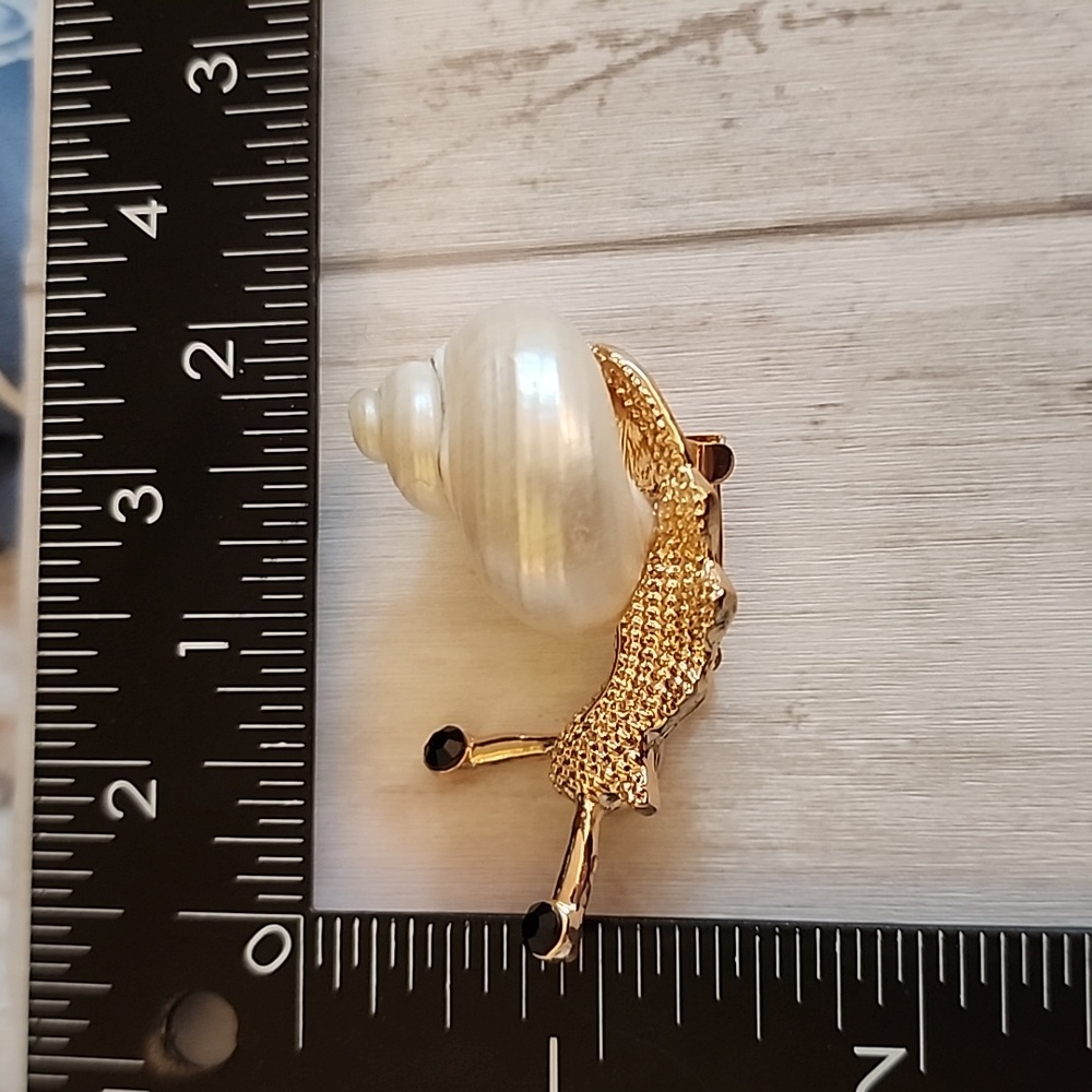 Snail Brooch Authentic  Shell on Brooch - Picture 4 of 6